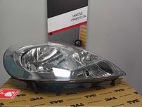 Vivaro/Trafic/Primastar 07- Lampa/Reflektor Prawy  H4