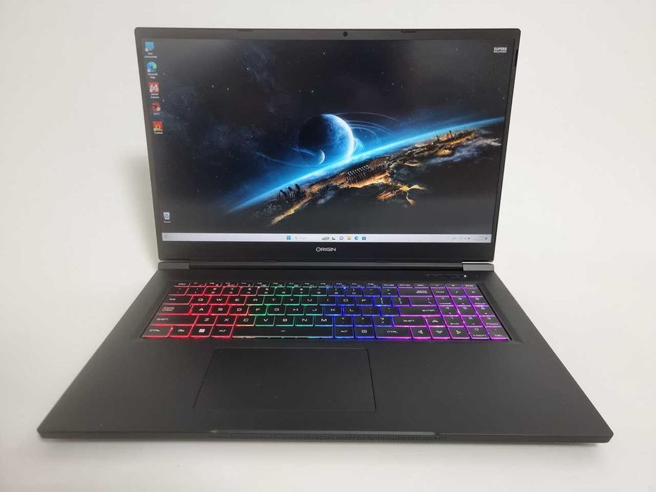 Maingear Vector PRO 17 R9 6900HX/RTX 3070TI/RAM 32GB/SSD 512GB/165Hz