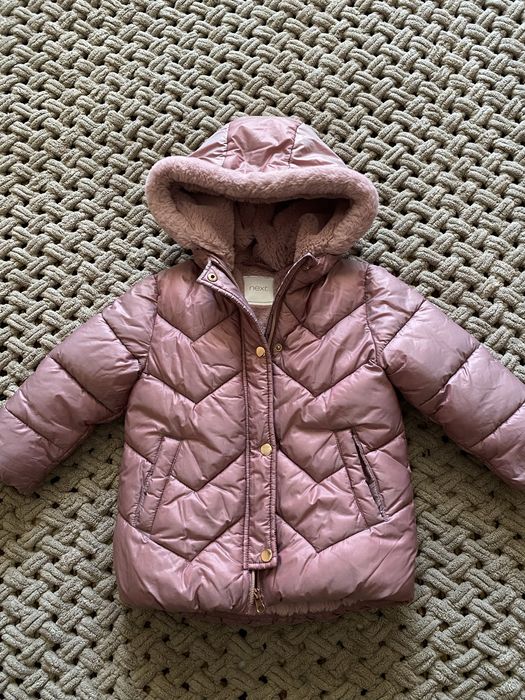 Куртка на дівчинку