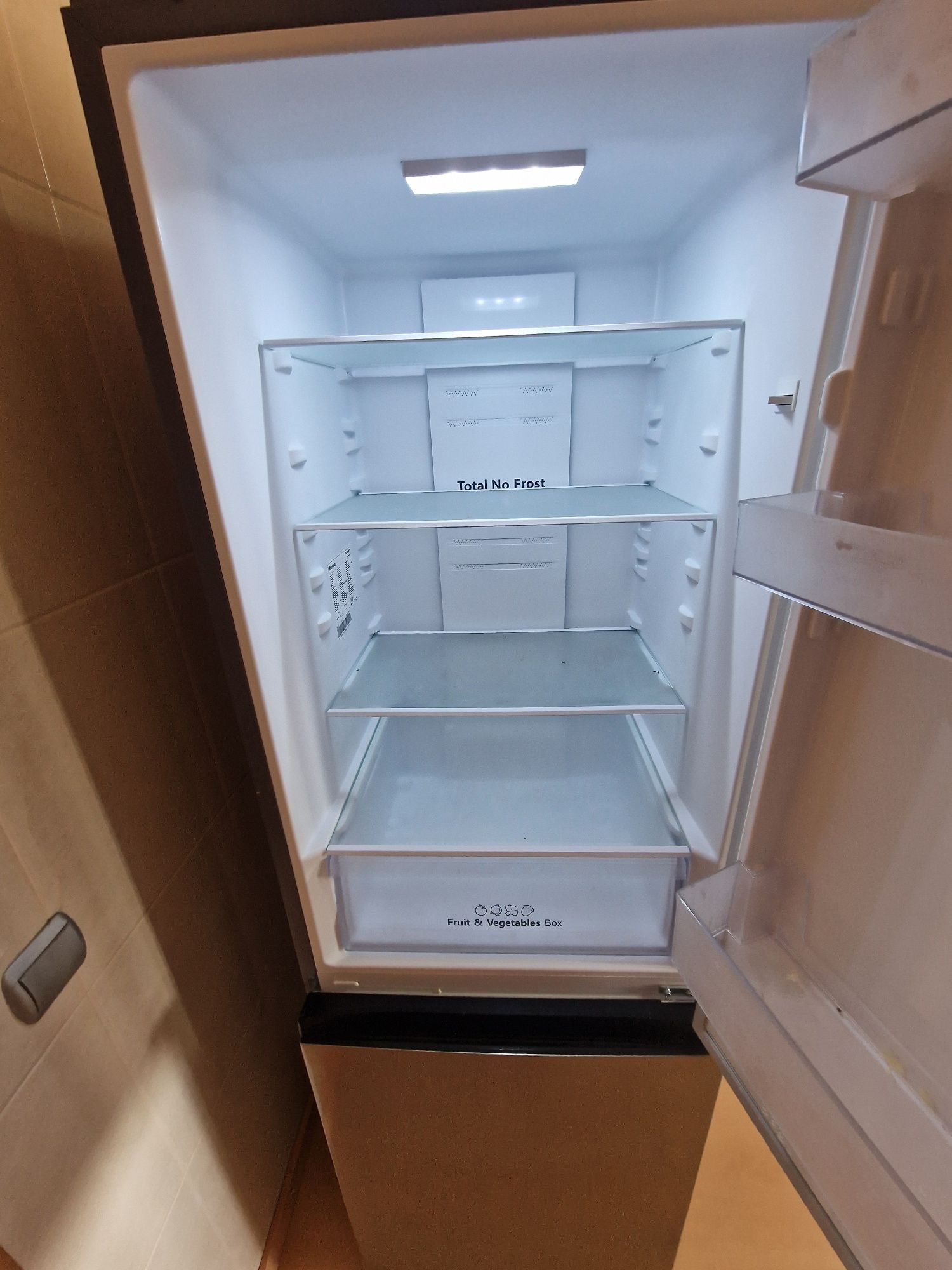 Frigorífico Hisense como NOVO