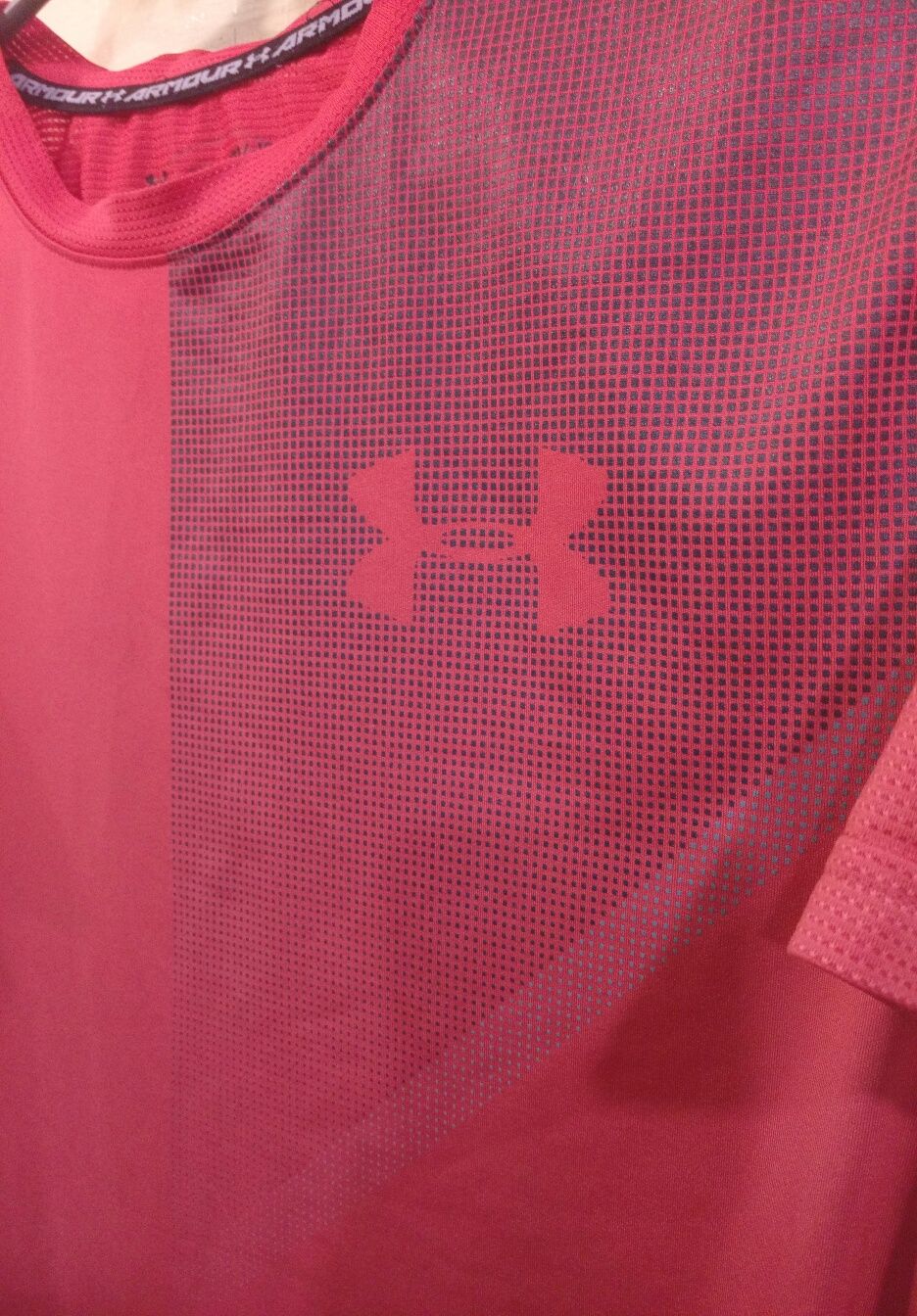 Оригинал легкая спортивная футболка Under Armour