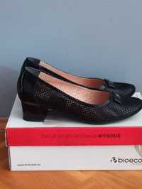 Buty czarne na obcasie rozmiar -39