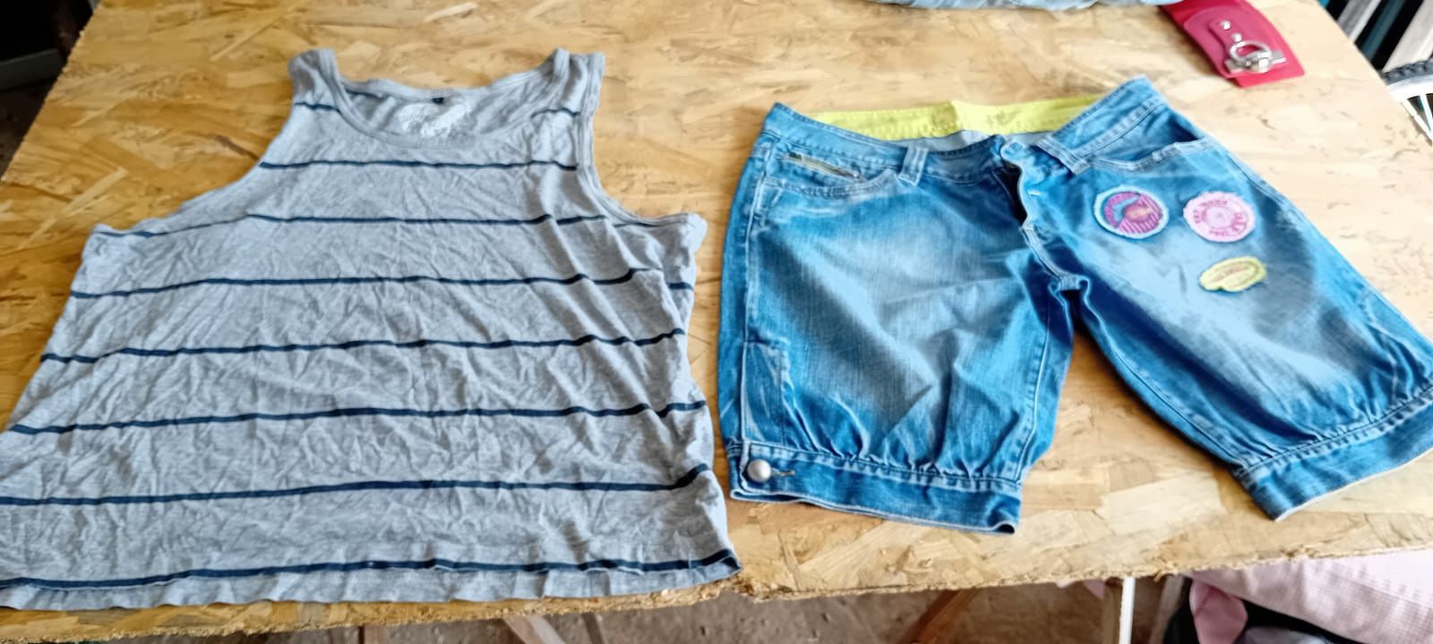 Roupa senhora M/L e XL - cada peça 1 euro