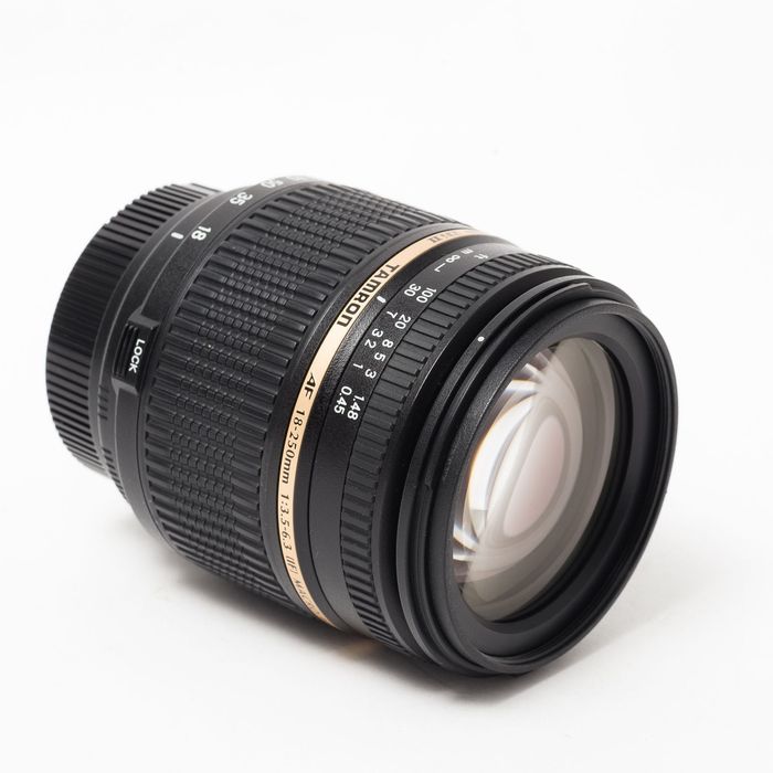 Об'єктив Tamron AF 18-250mm F/3.5-6.3 DI-II A18 для Nikon