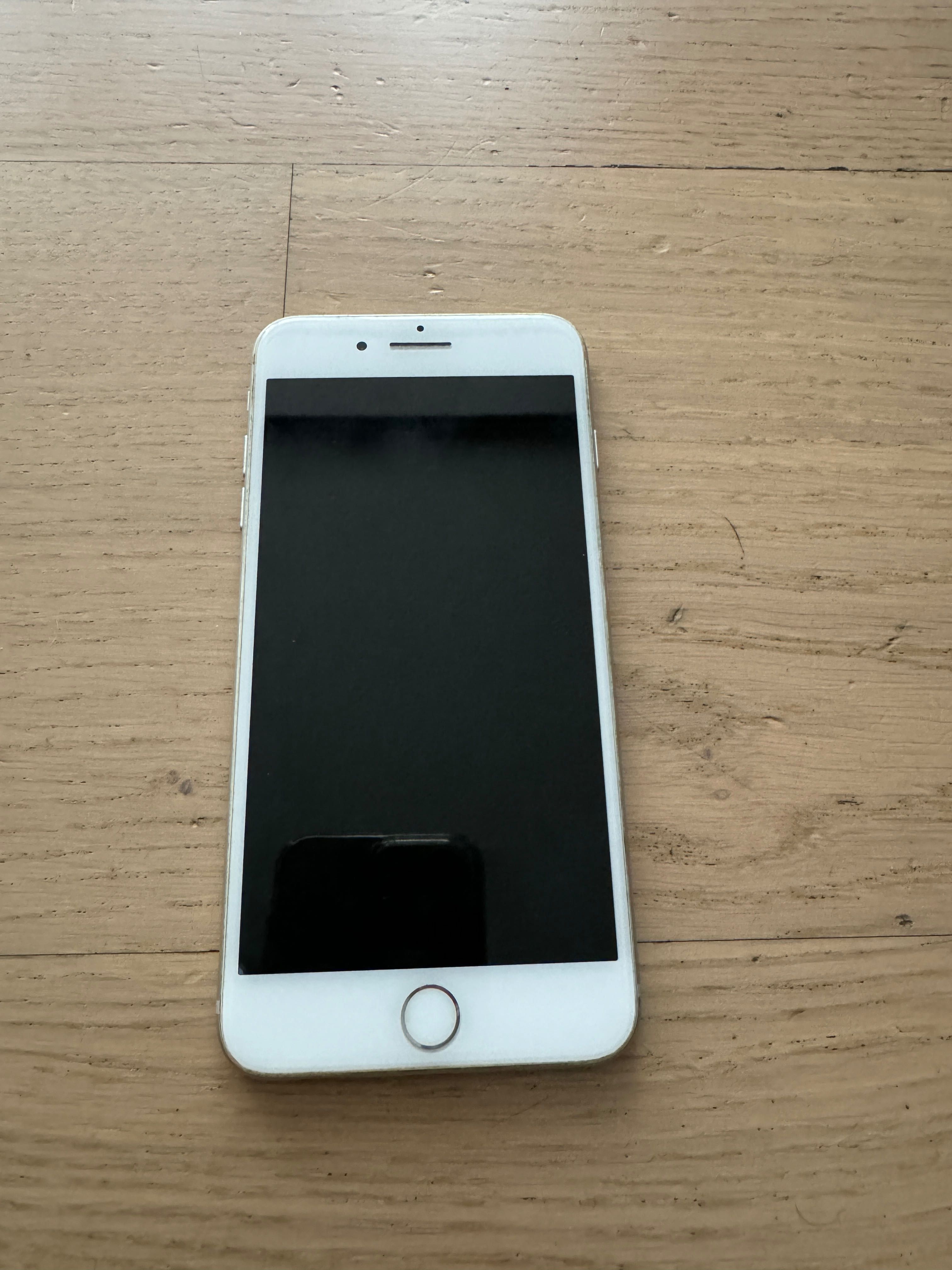 iPhone 7 Plus biały
