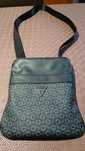 Saco tira colo GUESS