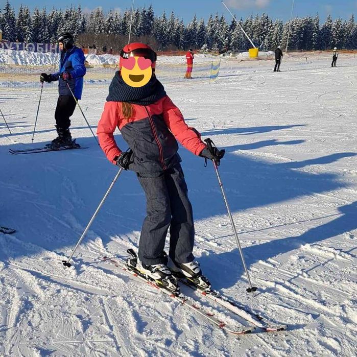 Одяг. Одежда . Костюм. Лыжи. Одежда в горы. Лыжный костюм  Rossignol