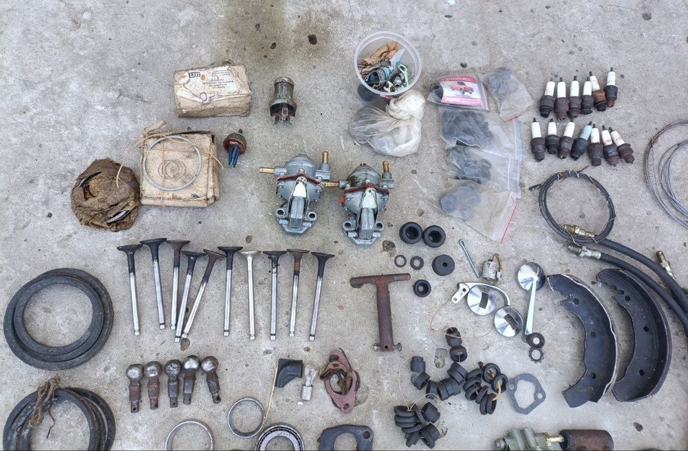 Продам кучу запчастин до ЗАЗ 968 м 
В наявності дуже багато запчастин