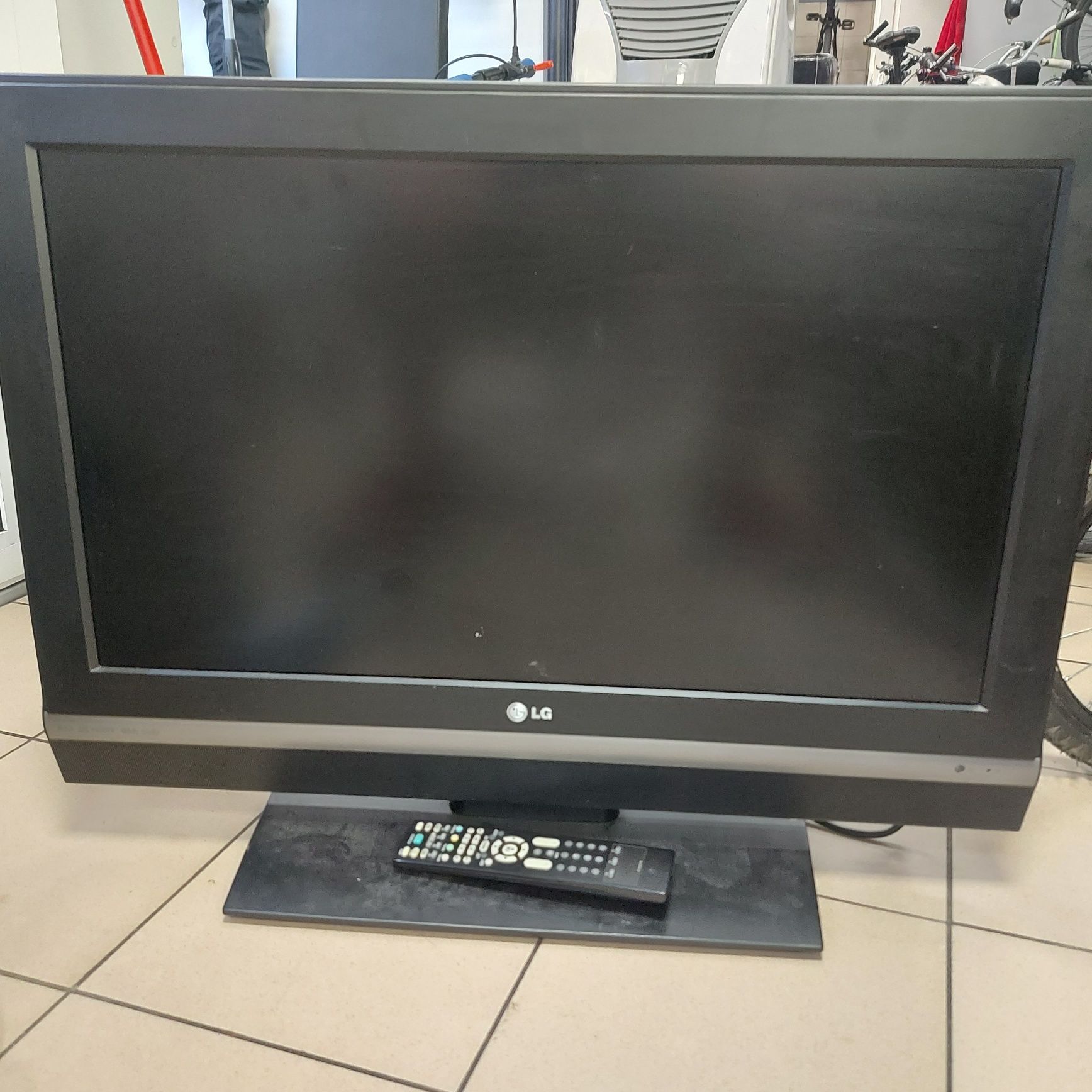 Telewizor 32 cale LG 32LC2RR retro