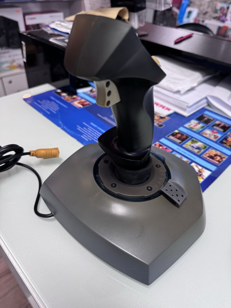 Joystick Logitech Wingman Attack J-YB11