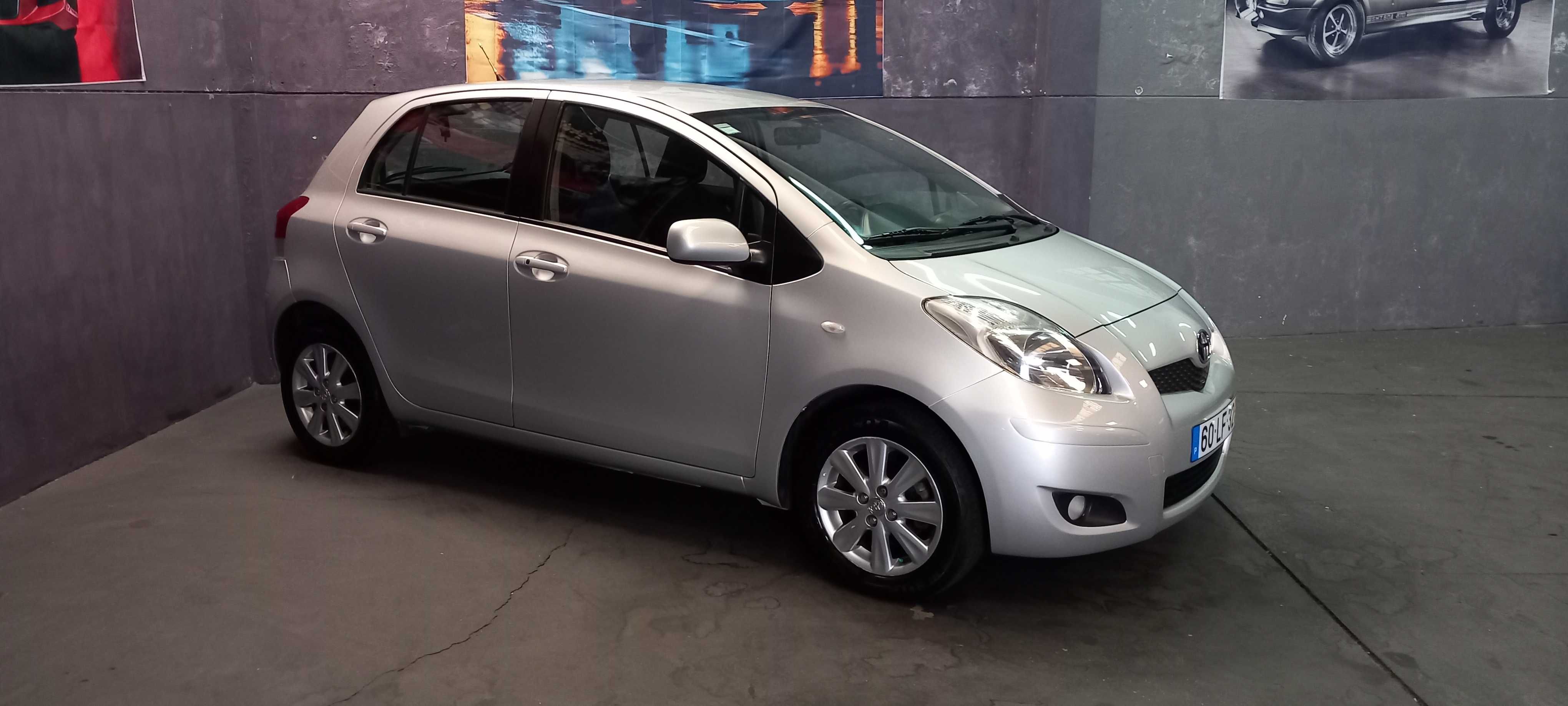 Toyota Yaris Automático + 80.000 Km + 1.3 VVTI + Nacional