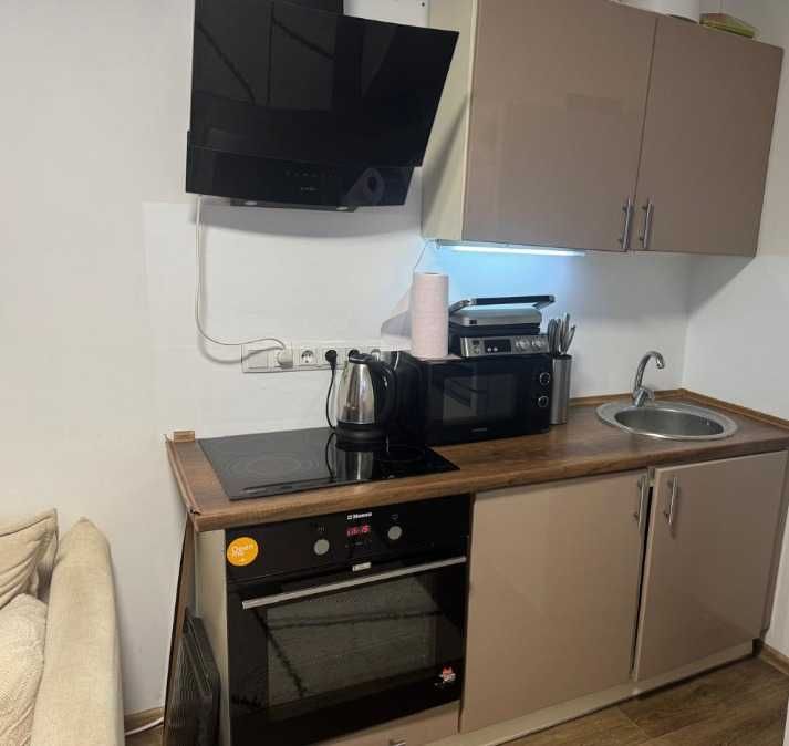 Кухня (з витяжкою)