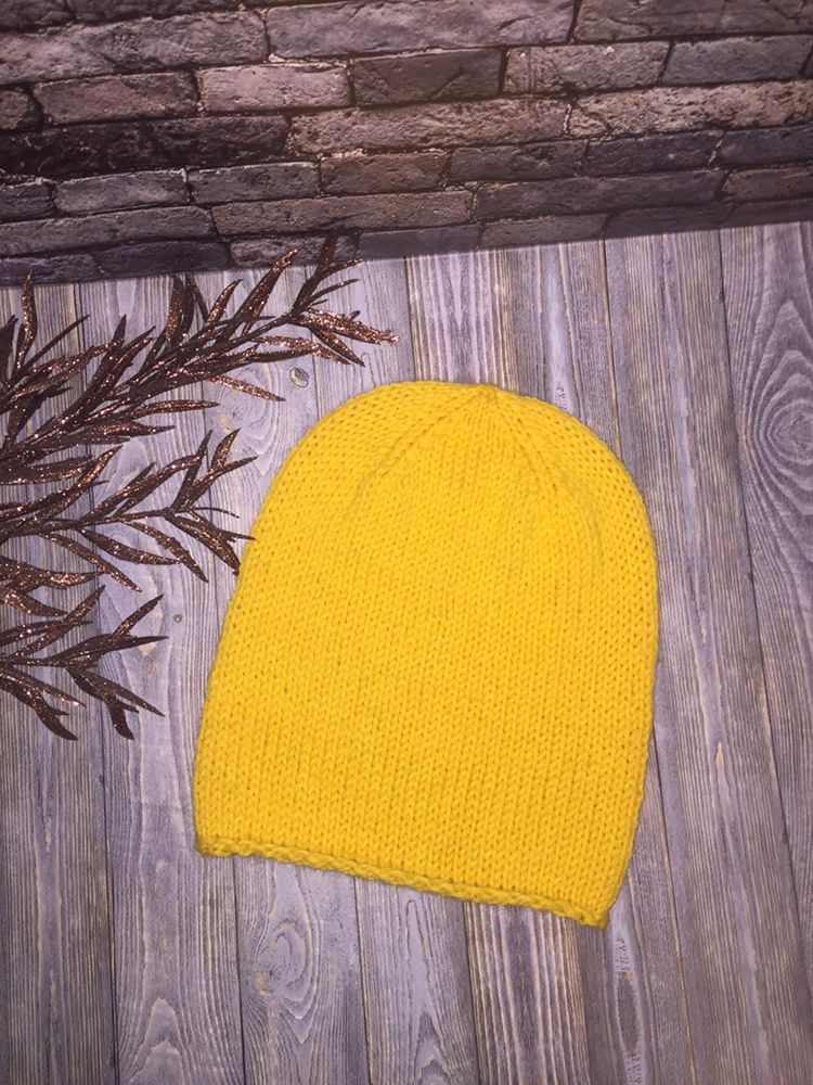 Жовта шапка напіввовна
