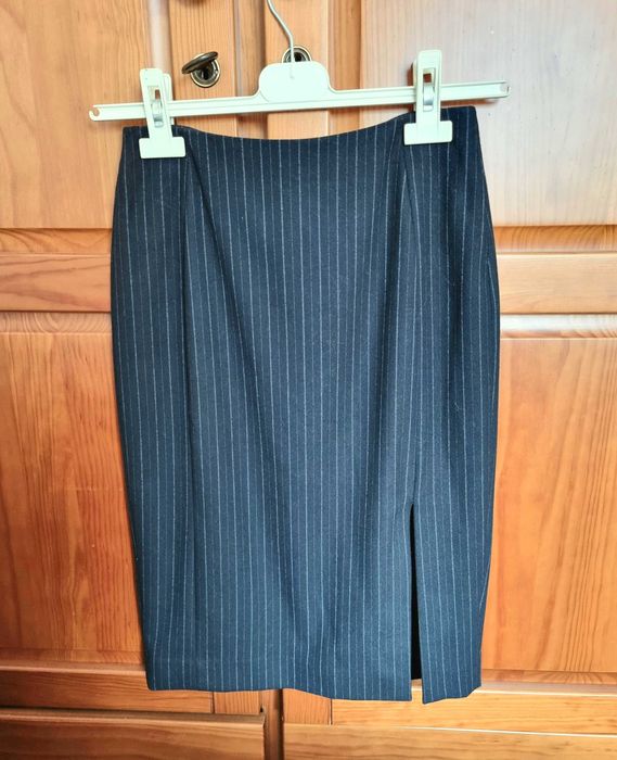 Saia executiva azul escura com riscas cinzentas Mango, tamanho 34
