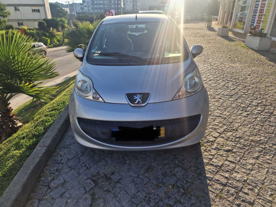 Peugeot 107 - como novo