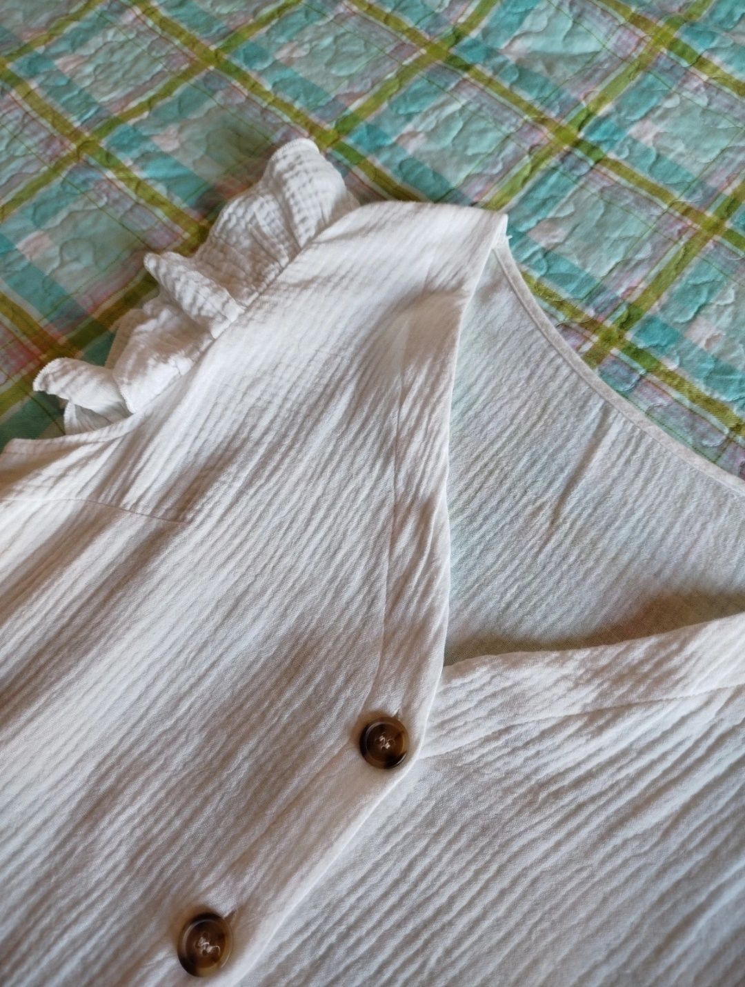 Vestido branco pelos joelhos