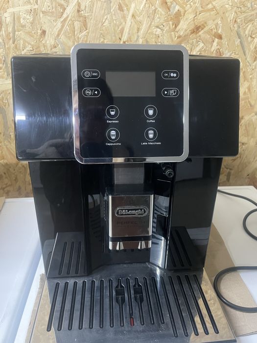 Кавомашина DeLonghi Perfecto Evo ESAM 420.40.B