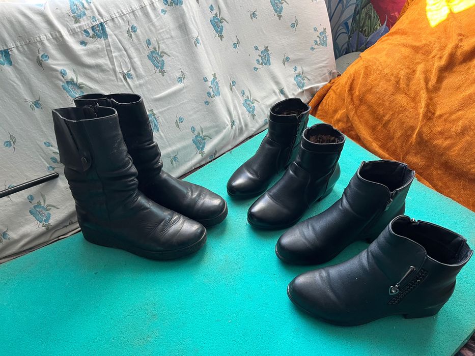 Продам жіночий чоботи зимові та осінні