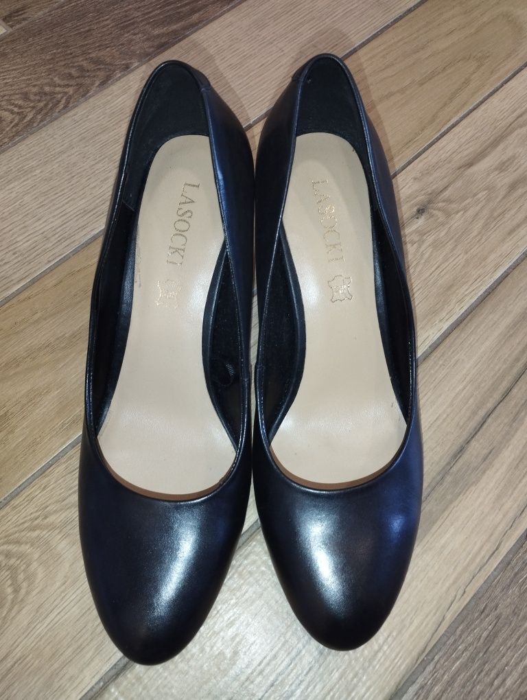 Czarne czółenka, buty na obcasie Lasocki r. 40