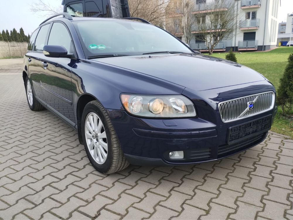 Volvo V50 2.0 d navi skora