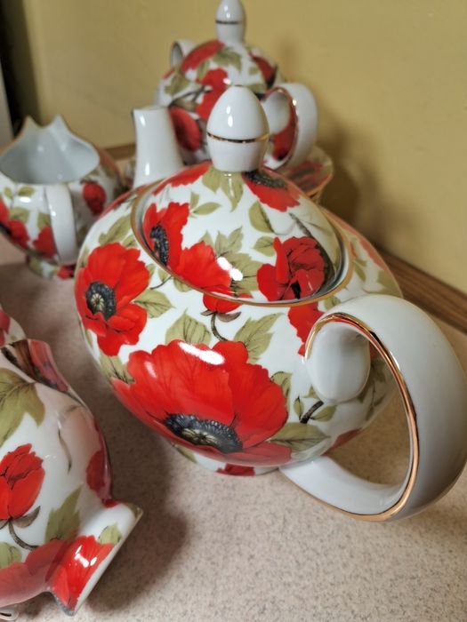 Чайниї сервіз червони макі