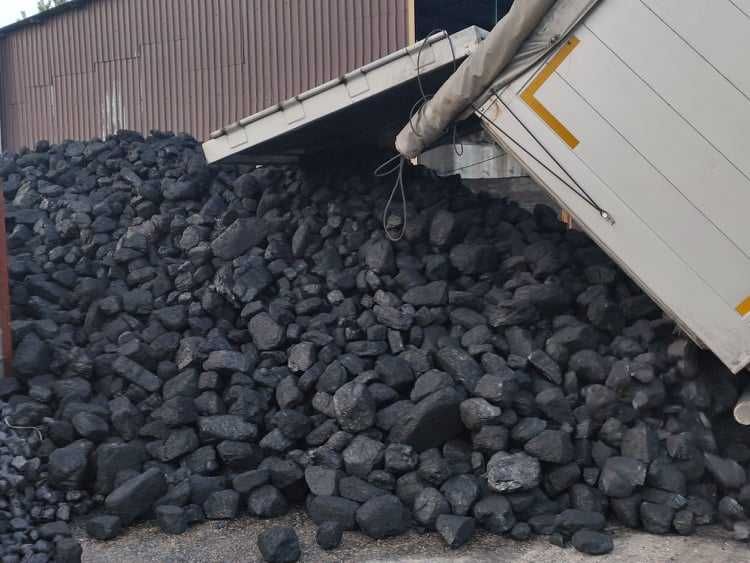 Węgiel kostka kęsy pacyny polski kal. 26-27Mj/kg luzem lub w workach