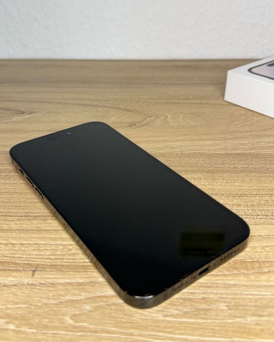 Продам айфон 14 срочная продажа только звонить не отвечаю на смс!