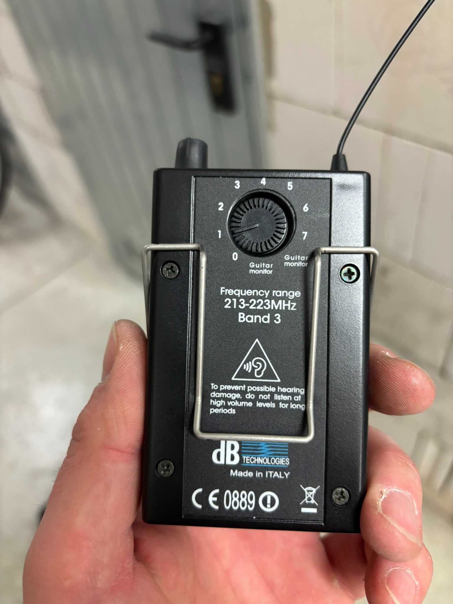 Odsłuch bezprzewodowy db Technologies EME One + akumulatory / monitor