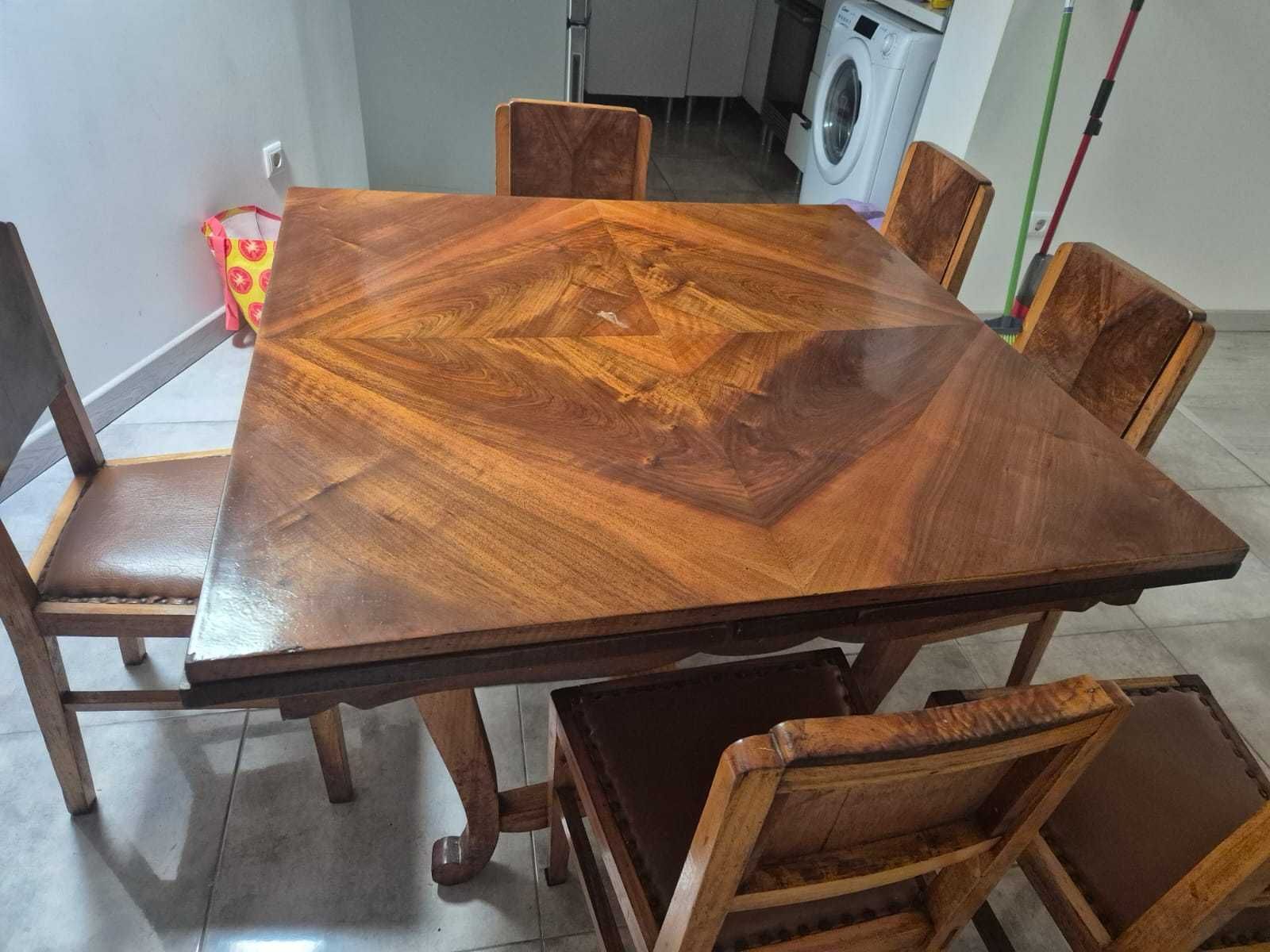 MESA DE JANTAR de até 6 lugares com 6 cadeiras