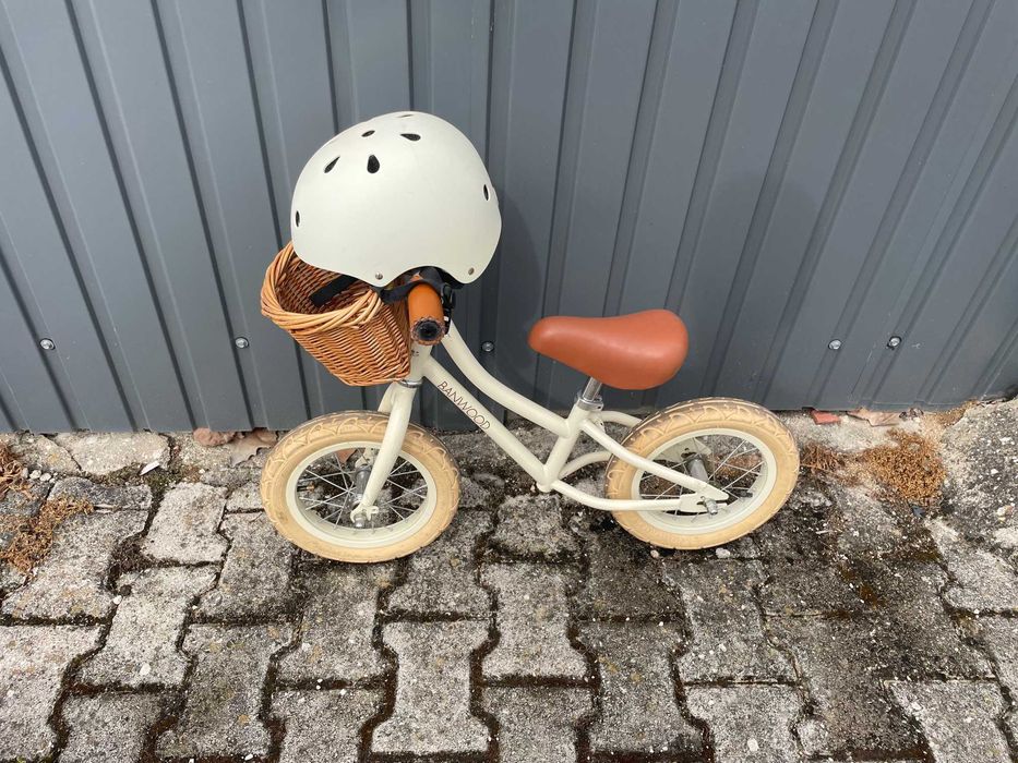 Bicicleta e Capacete Banwood