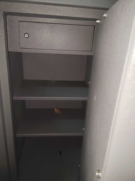 Cofre monobloco em Ferro com segredo e chave. 110X60X50 cm ALP