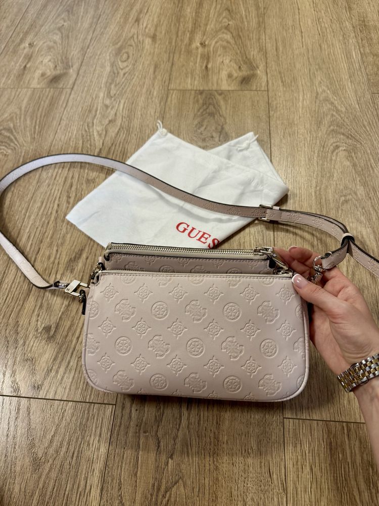 Двойная сумка Guess в состоянии новой