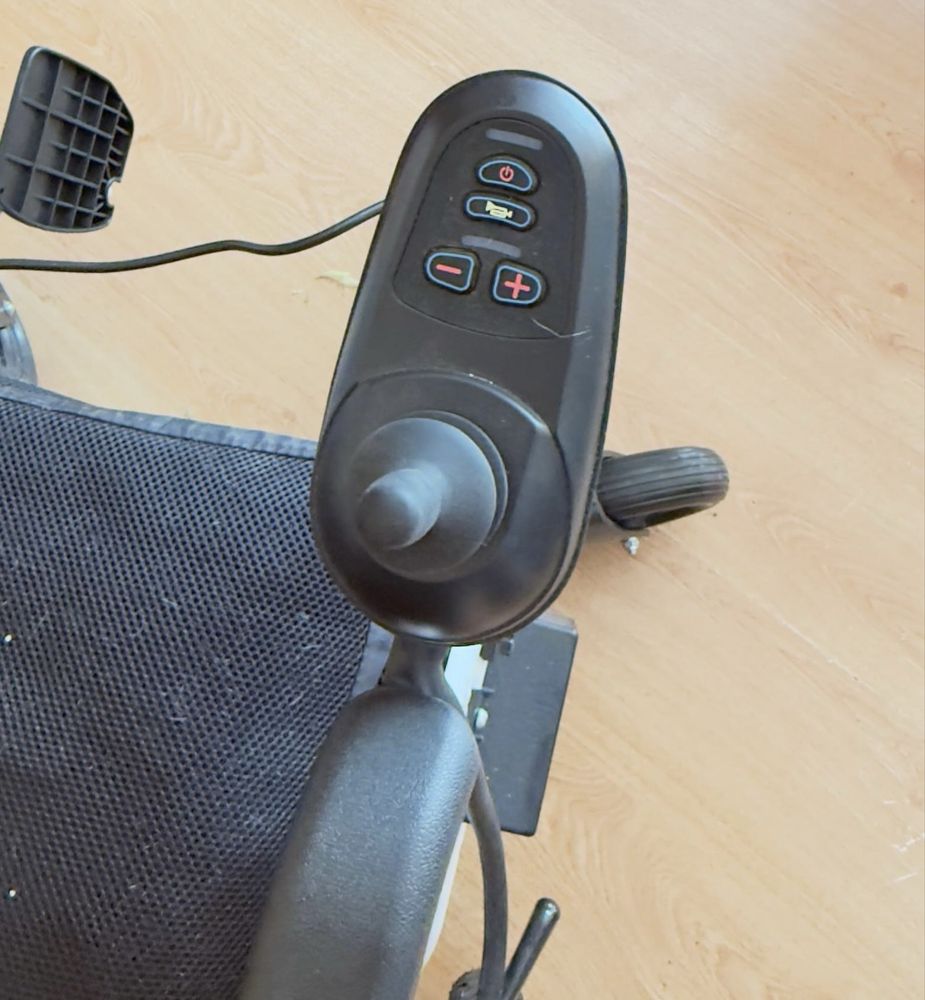 Elektryczny wózek inwalidzki Antar