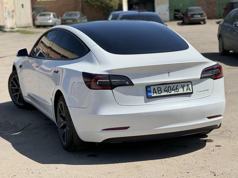 Tesla model 3 Standart plus 23т км пробігу