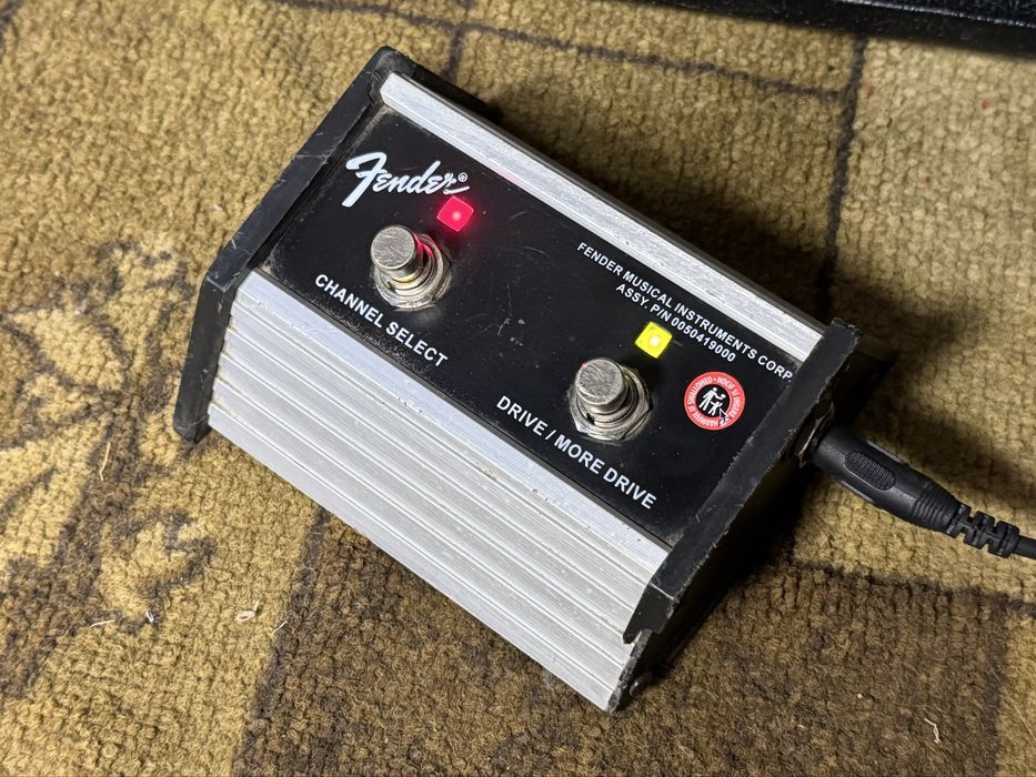 Продам Fender Frontman FM212R