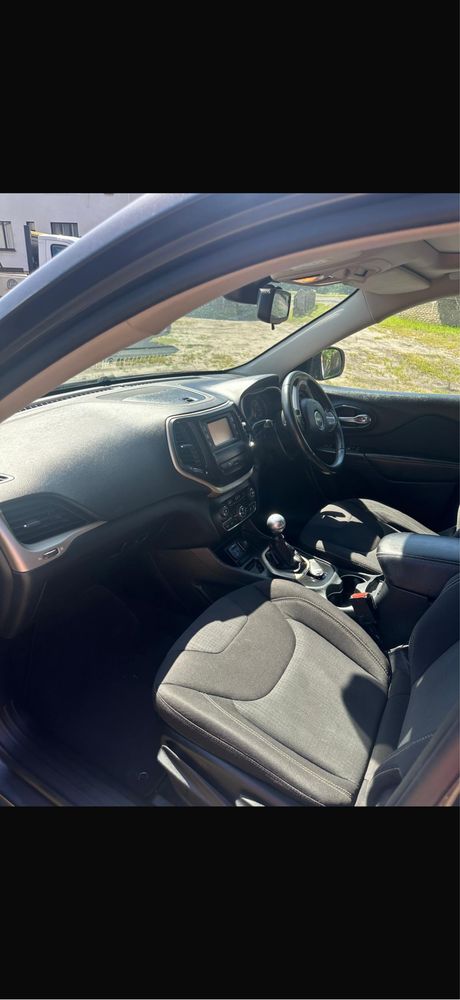 2014 JEEP Cherokee 2.0diesel manual Anglik