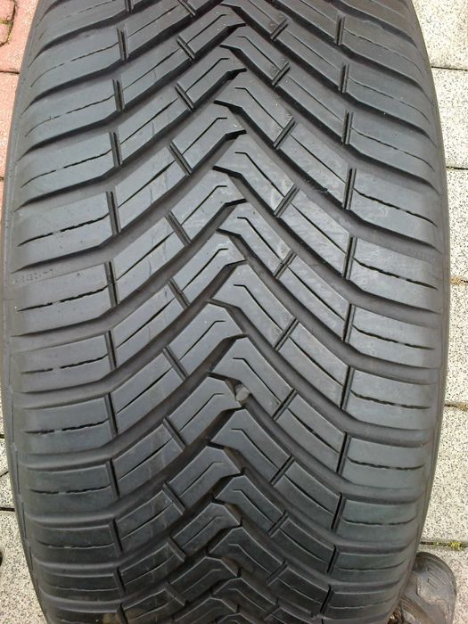 2 opony 245/45/19 Michelin Kobiór