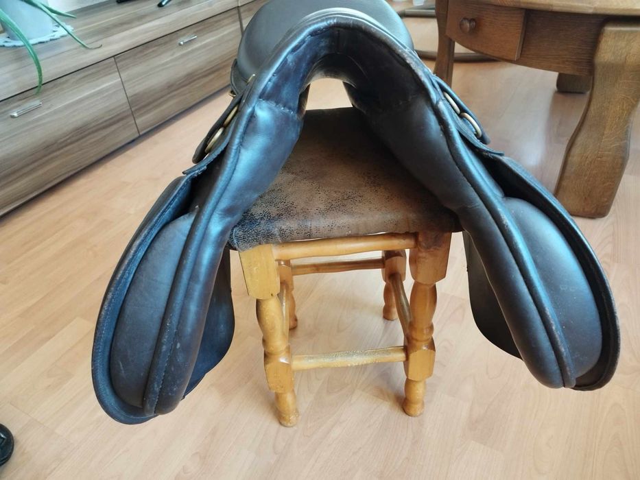 Siodło wszechstronne o profilu skokowym Trainer's 18"