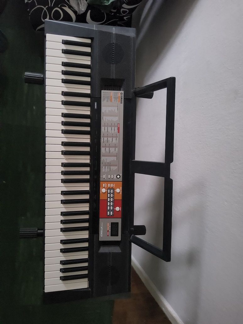 Keyboard Yamaha psr f50 + statyw