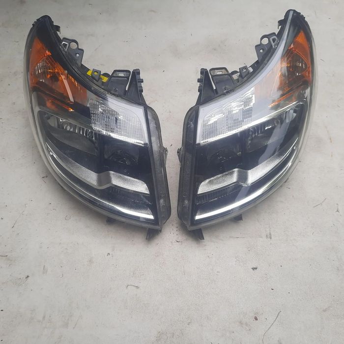 DUCATO Dodge Ram Promaster 2011-2022r lampy przod lewa prawa