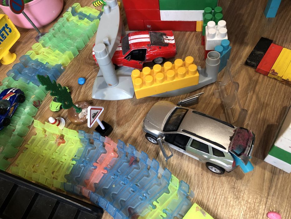 комплект іграшок набор лот машинки bulk domino та інше