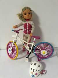 Nancy com bicicleta,com patins e esqui