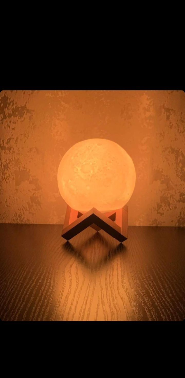 3D Moon Light Світильник 
Ціна-700грн
Джерело світла,яке прикрасить тв