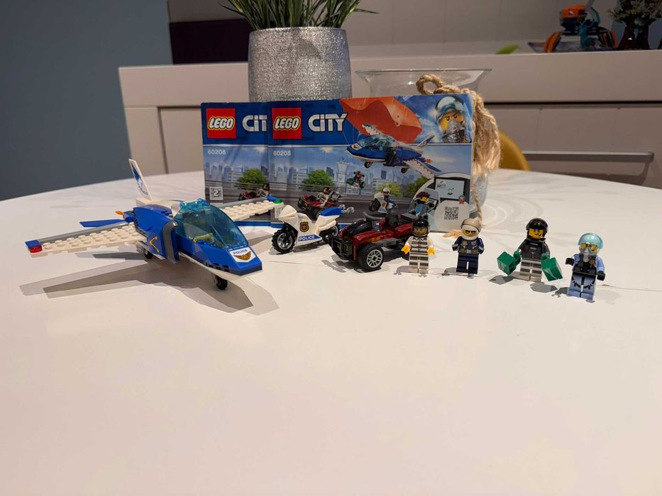 LEGO City 60208 – Aresztowanie spadochroniarza