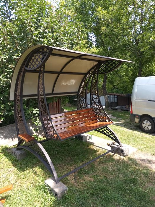 Ковані садові гойдалки