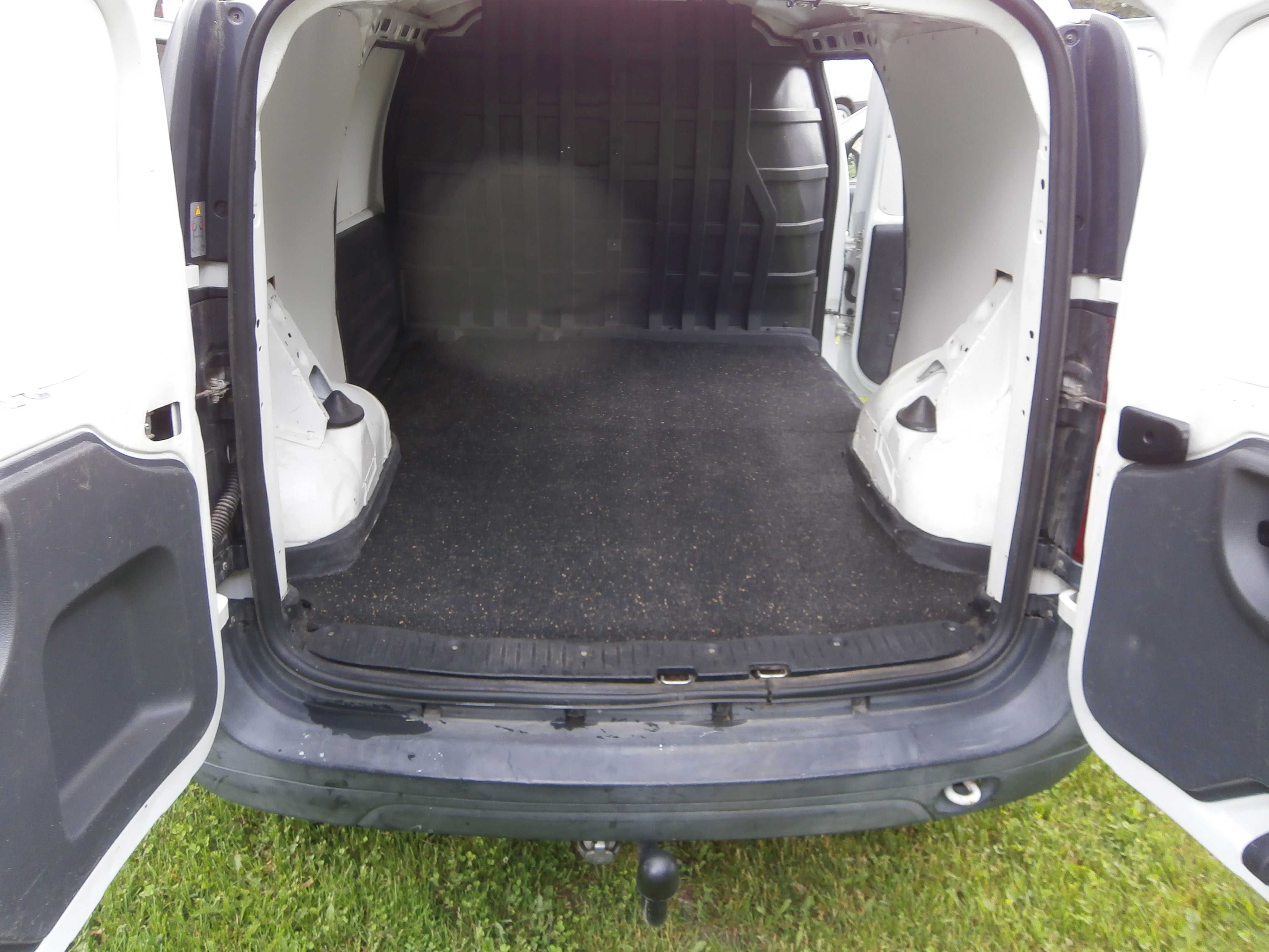 dacia logan 1.5 dci  2009 rok