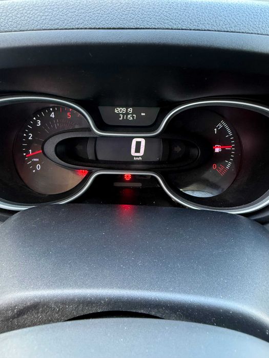 Renault Trafic L2H1 karawan pogrzebowy (do zabudowy)