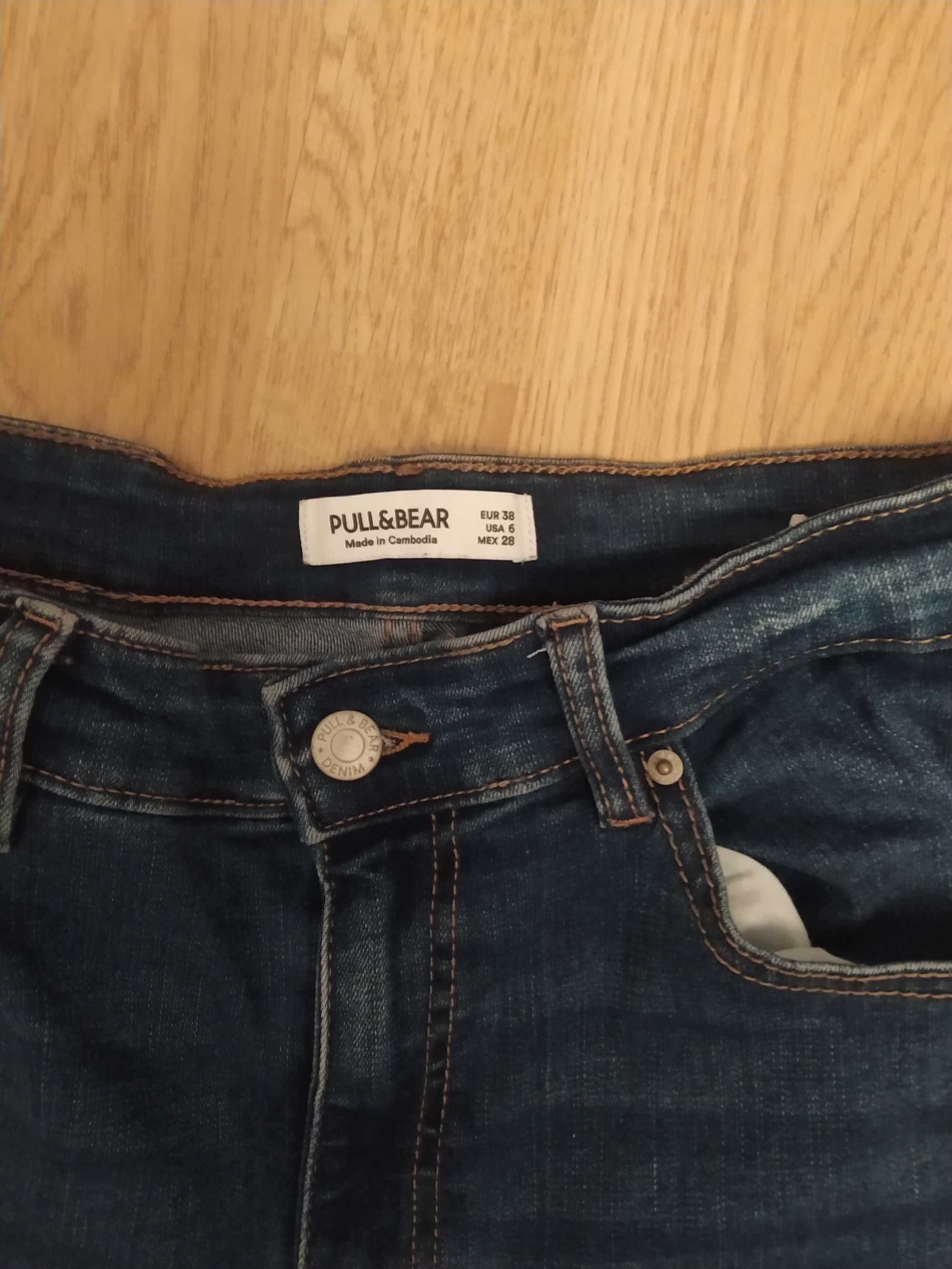 Pull&Bear jeansy w rozmiarze 38 stan idealny