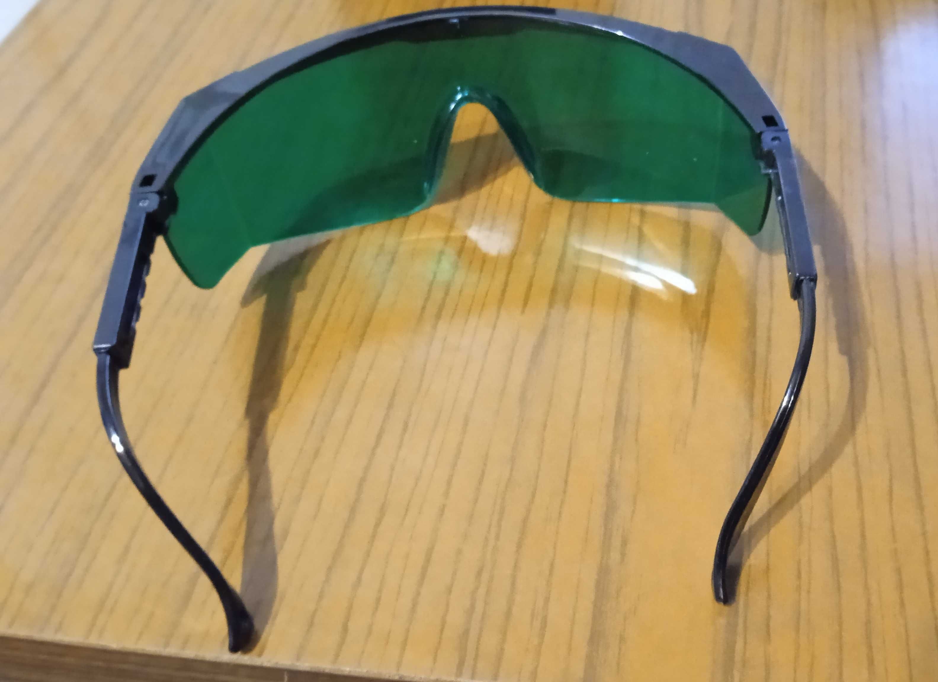 Okulary ochronne przeciw laserowe