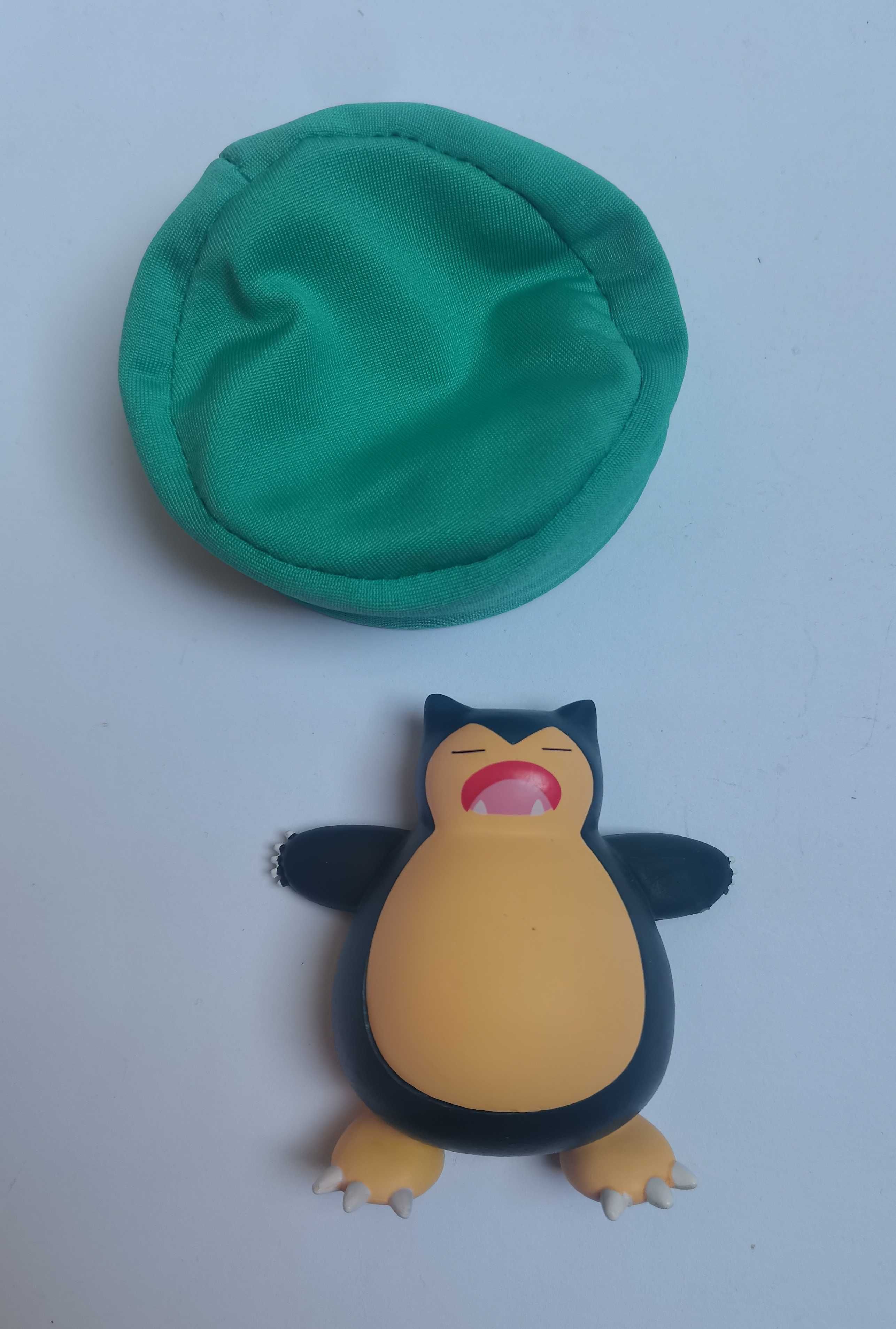 Śpiący pokemon Snorlax - urocza mini figurka na podusi